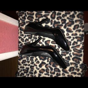 Patent leather pumps. Size 11.